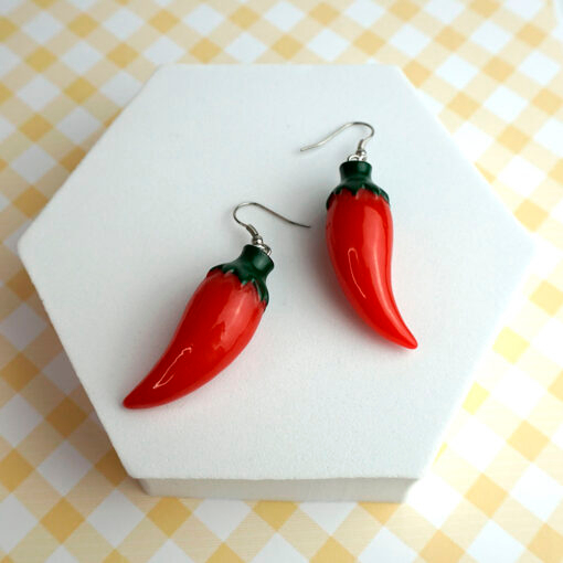 Chilli chillies spice spicy food mexican hot red shiny spiced cooking vegetable hot sauce Earring earrings jewellery rave raver raving disco clubbing festival wear neon y2k clubwear hand made handmade cybertwee neon clubkid carnival streetstyle harajuku street style cyber kinderwhore techno basement underground urban klub kitsch party kei Altboy alternative style alt fashion clowncore aesthetic eboy egirl goblincore goth style grudge jfashion kidcore party kei pastel goth punk boy girl style queer LGBT shop business scenecore rainbowcore