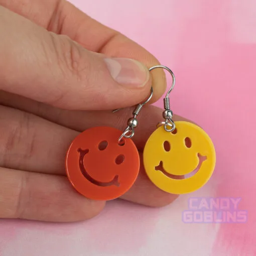 Smiley Earrings - Mismatch Rave Y2K Happy Acrylic Charm Festival Retro Colourful Yellow Orange Pink Purple Lightweight dopamine dressing maximalist fashion